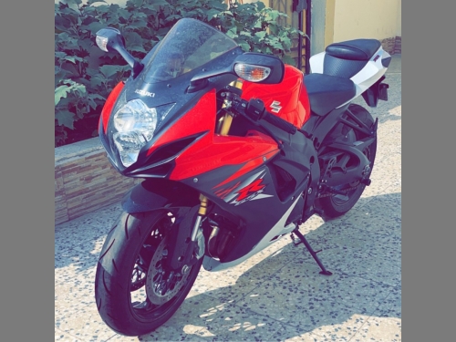 Suzuki GSR 750   2015