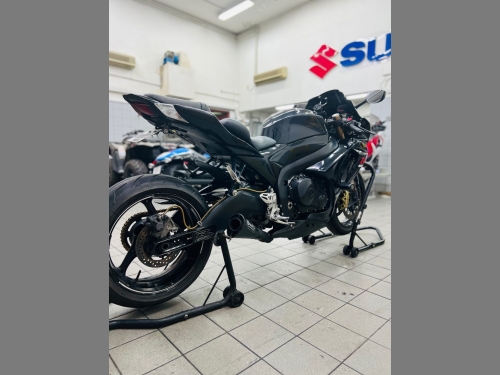 Suzuki GSX-R 1000   2014