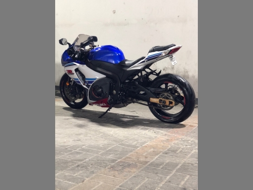 Suzuki GSX-R 1000   2016