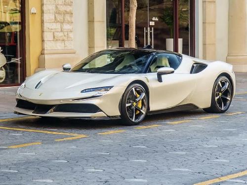 فيراري SF90 Stradale assetto Fiorano 