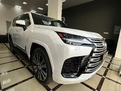 Lexus LX 600