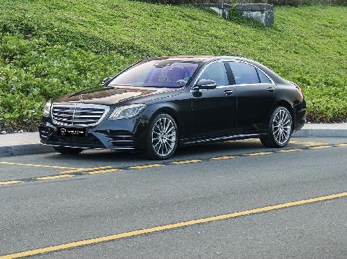 مرسيدس بنز S-Class Sedan 560