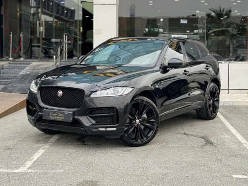 جاكوار F-PACE 