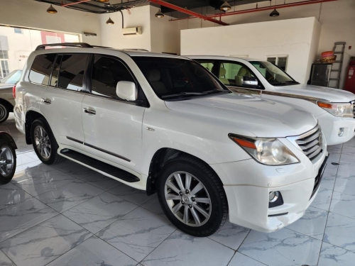 Lexus LX 570 2011