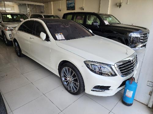 مرسيدس بنز S-Class Sedan 400