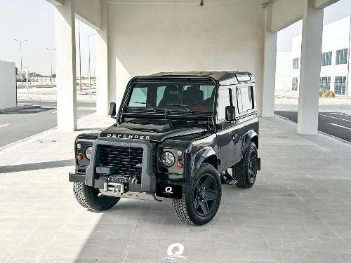 Land Rover Defender 