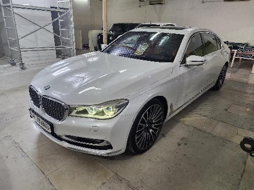 BMW 7-Series 750 Li