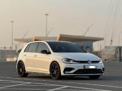 Volkswagen Golf R 